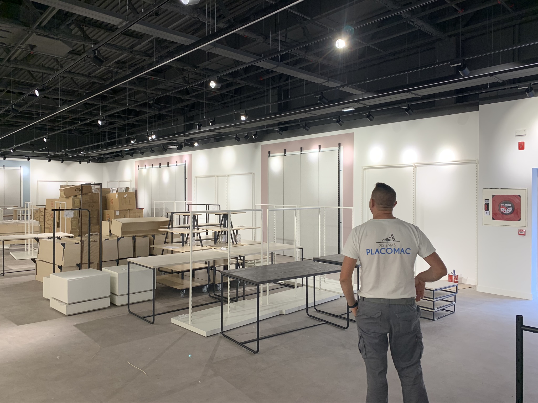 Trabajo finalizado tienda C&A CC Parque Corredor