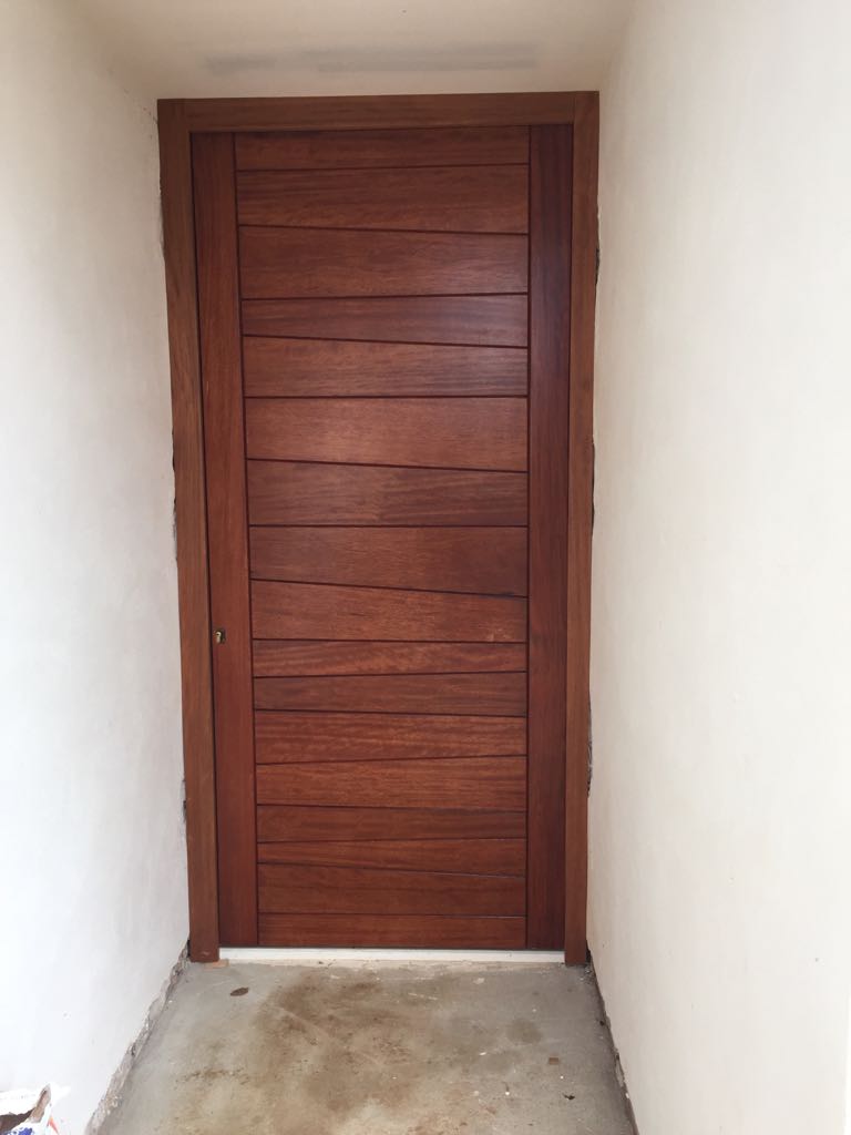 Puerta de entrada casa