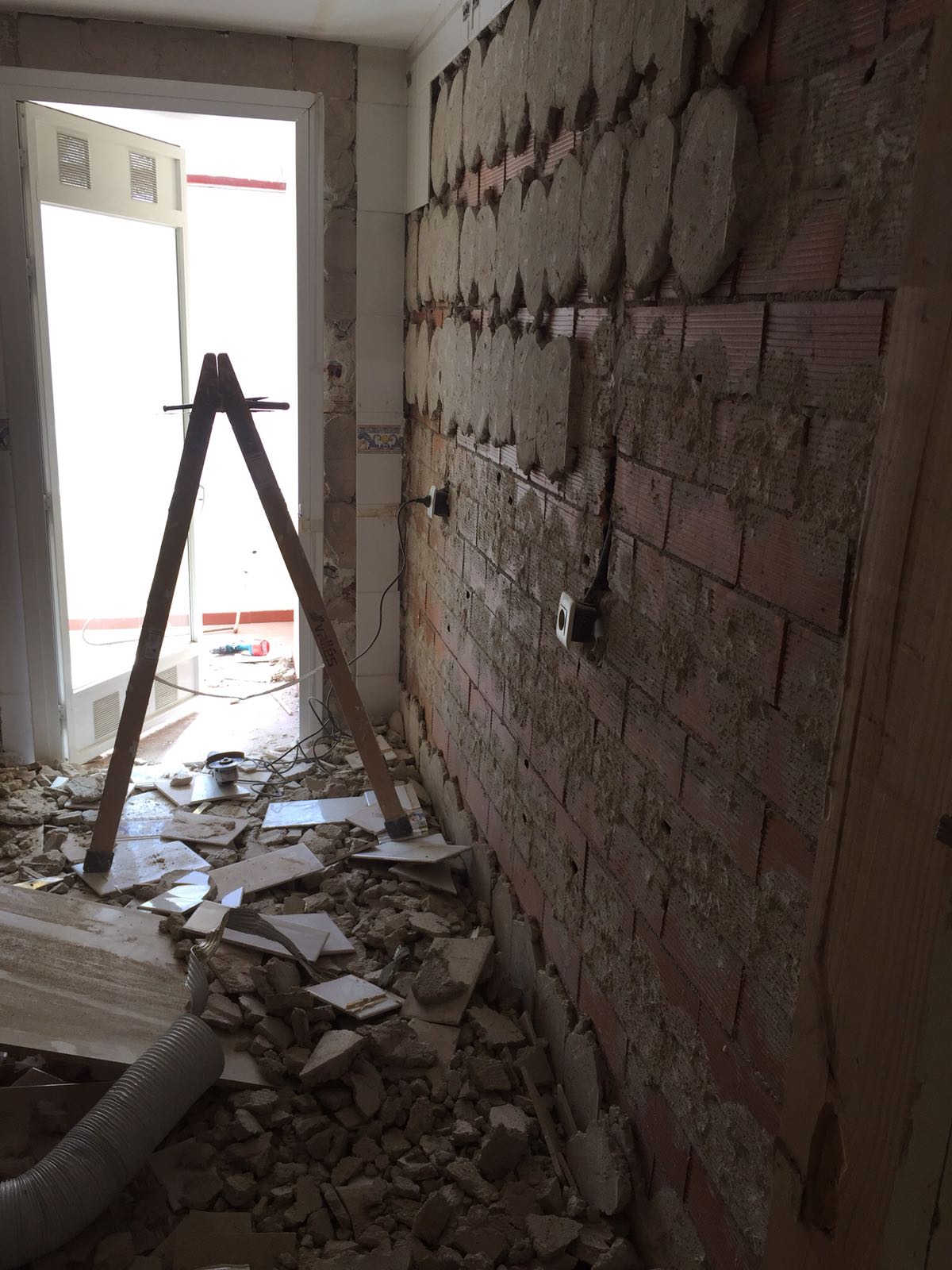 Levantamiento de alicatado