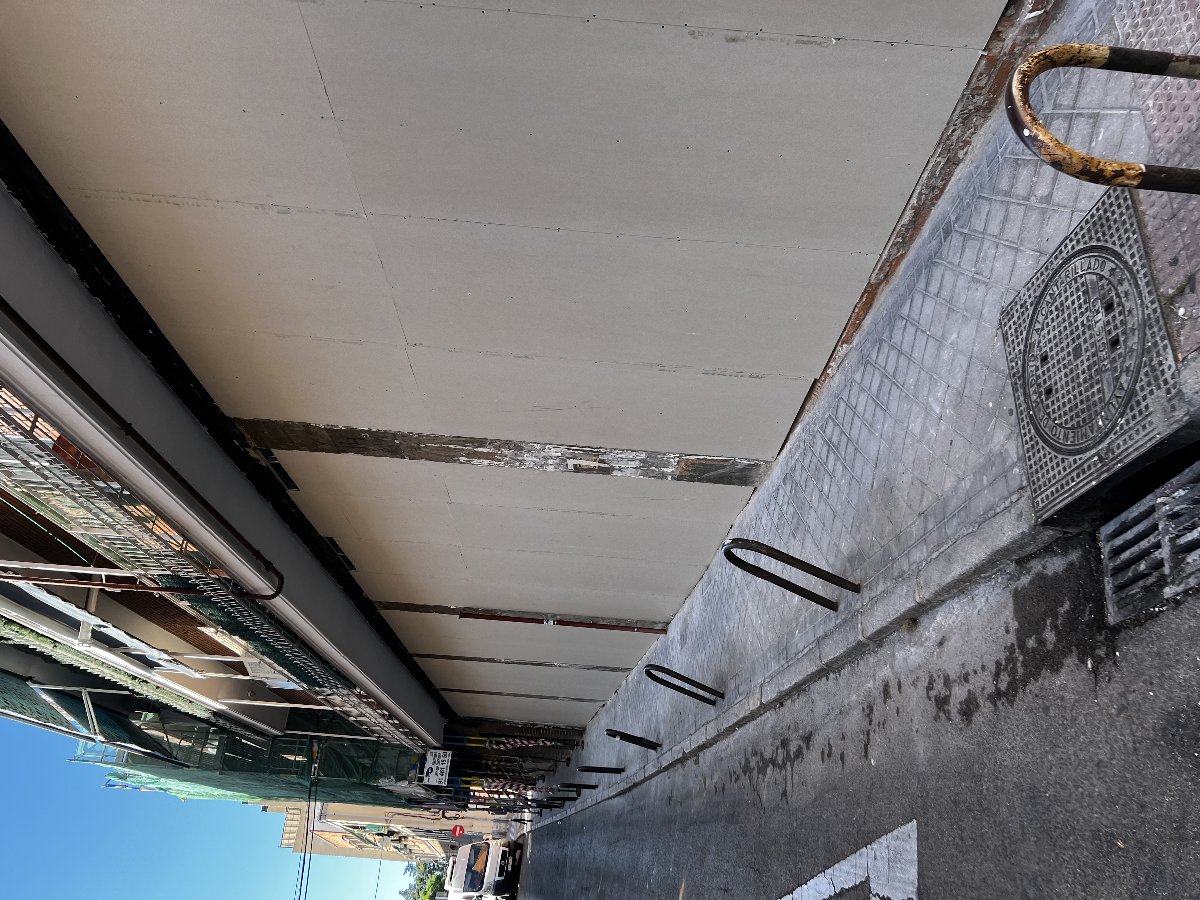 Pladur provisional para transformar local en viv